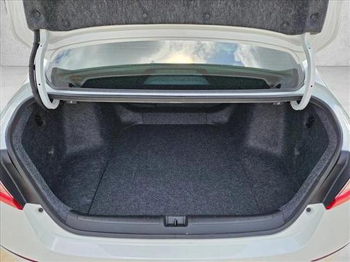 Platinum White Pearl 2022 Honda Accord Hybrid Touring