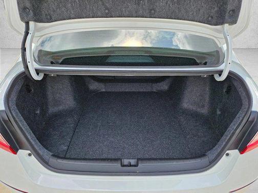 Platinum White Pearl 2022 Honda Accord Hybrid Touring