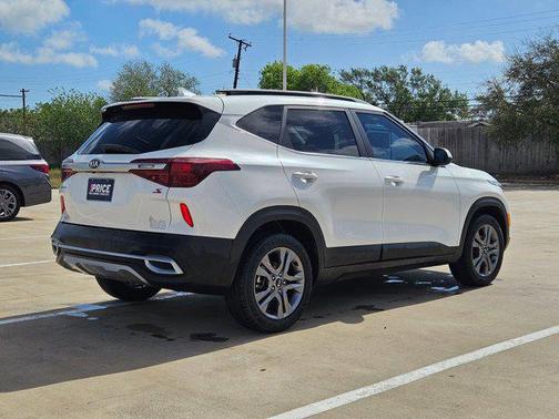 Snow White Pearl 2021 Kia Seltos S