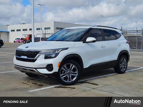 Snow White Pearl 2021 Kia Seltos S