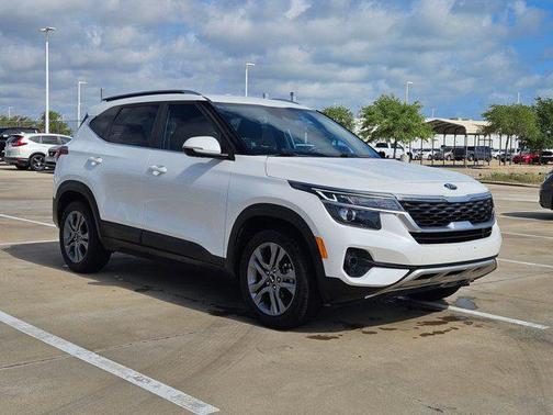 Snow White Pearl 2021 Kia Seltos S