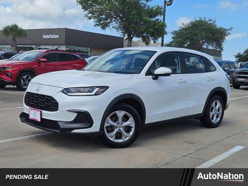 Platinum White Pearl 2023 Honda HR-V LX