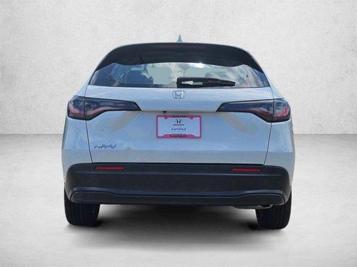 Platinum White Pearl 2023 Honda HR-V LX