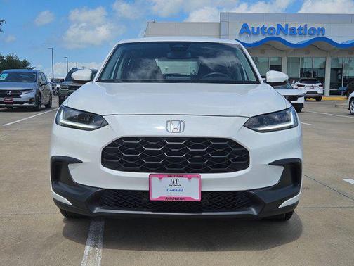 Platinum White Pearl 2023 Honda HR-V LX