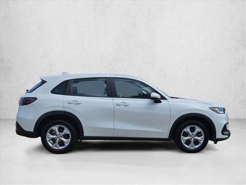 Platinum White Pearl 2023 Honda HR-V LX