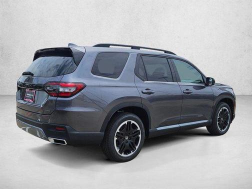 Modern Steel Metallic 2026 Honda Pilot Touring 8-Passenger
