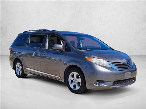 2017 Toyota Sienna LE