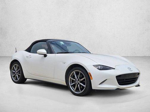 Snowflake White Pearl Mica 2022 Mazda MX-5 Miata Grand Touring