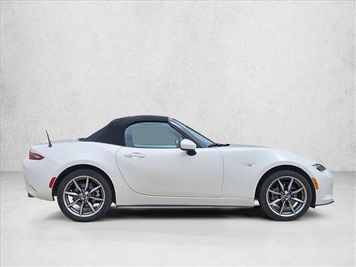 Snowflake White Pearl Mica 2022 Mazda MX-5 Miata Grand Touring