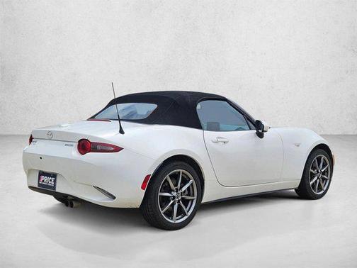 Snowflake White Pearl Mica 2022 Mazda MX-5 Miata Grand Touring