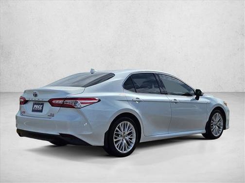 Wind Chill Pearl 2020 Toyota Camry Hybrid XLE