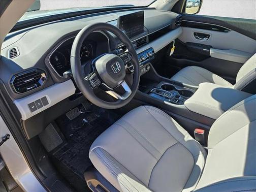 2025 Honda Pilot Touring 8-Passenger