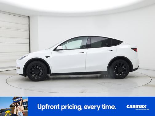White 2024 Tesla Model Y Long Range