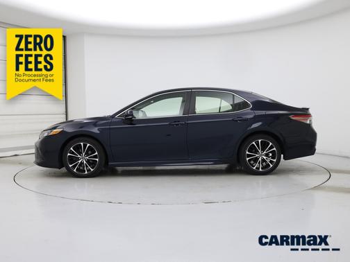 Blue 2018 Toyota Camry SE