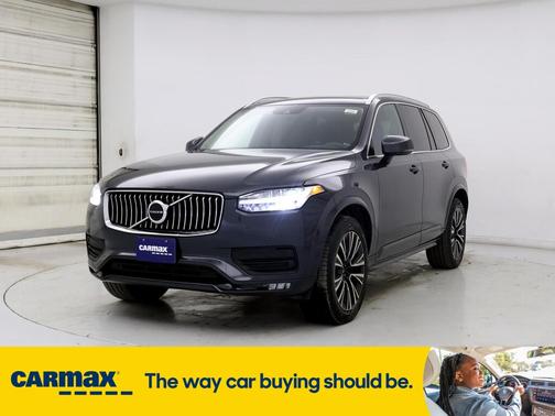 2022 Volvo XC90 T6 Momentum