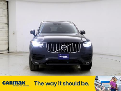 2022 Volvo XC90 T6 Momentum