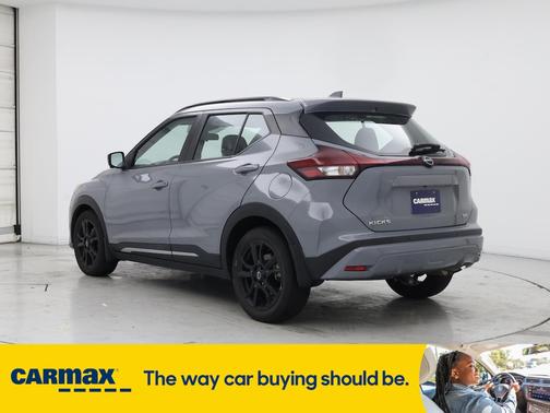 2022 Nissan Kicks SR