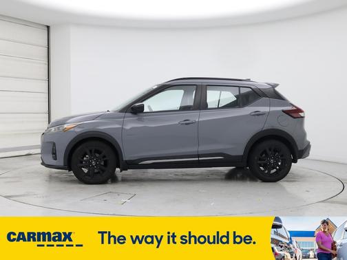 2022 Nissan Kicks SR