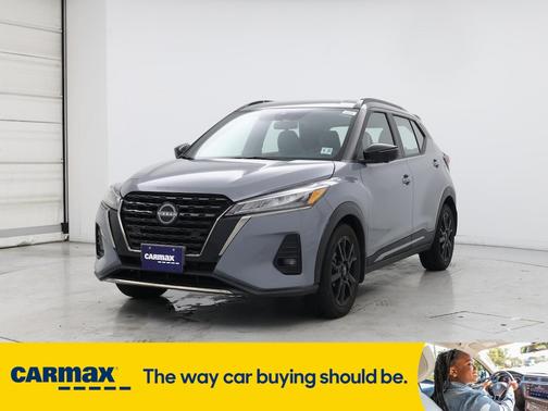 2022 Nissan Kicks SR