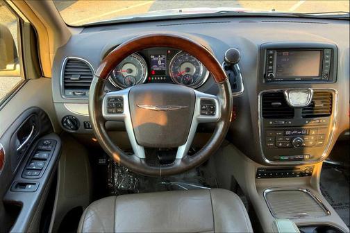 2012 Chrysler Town & Country Limited
