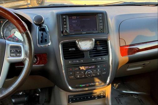 2012 Chrysler Town & Country Limited