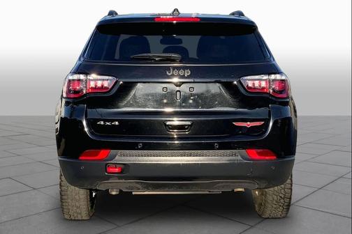 Diamond Black Crystal Pearlcoat 2024 Jeep Compass Trailhawk