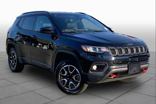 Diamond Black Crystal Pearlcoat 2024 Jeep Compass Trailhawk