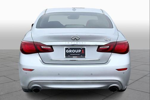 2015 INFINITI Q70 3.7