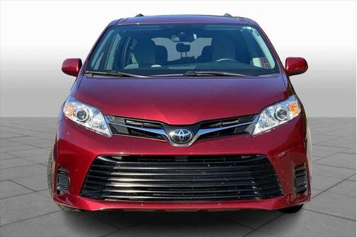 2018 Toyota Sienna LE