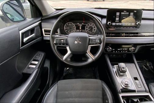 White Diamond 2024 Mitsubishi Outlander SE 2.5 2WD