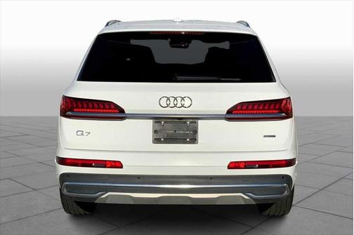 2024 Audi Q7 45 Premium Plus
