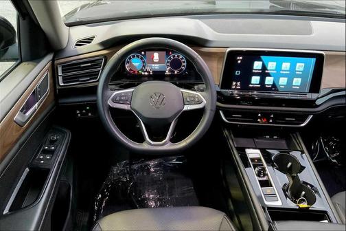 2024 Volkswagen Atlas 2.0T SE w/Technology 4MOTION