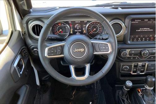 2023 Jeep Wrangler 4-Door Sahara 4x4