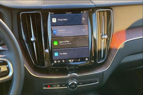 2024 Volvo XC60 B5 Plus Dark Theme