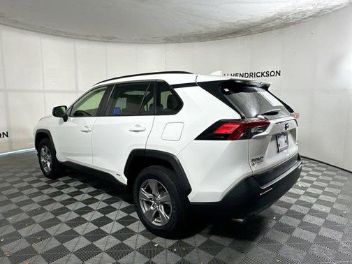2023 Toyota RAV4 Hybrid LE