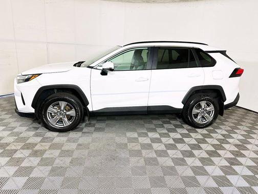 Ice 2024 Toyota RAV4 XLE