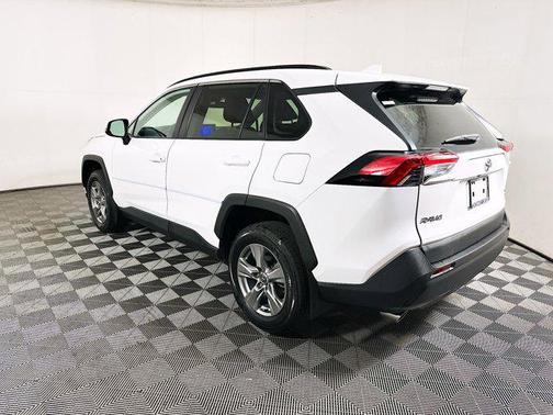 Ice 2024 Toyota RAV4 XLE