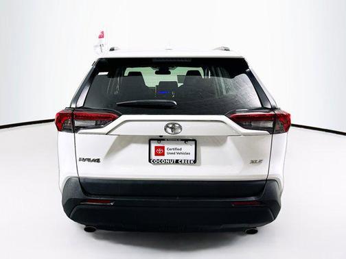 Ice 2024 Toyota RAV4 XLE