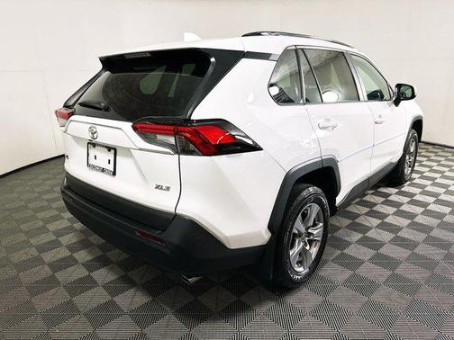 Ice 2024 Toyota RAV4 XLE