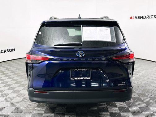 2021 Toyota Sienna LE