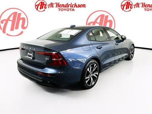 2024 Volvo S60 B5 Core Dark Theme