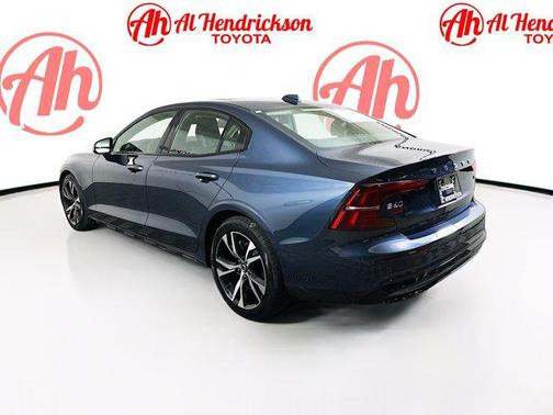 2024 Volvo S60 B5 Core Dark Theme