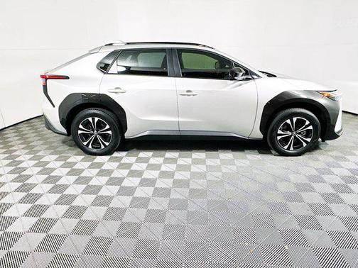 2024 Toyota bZ4X XLE