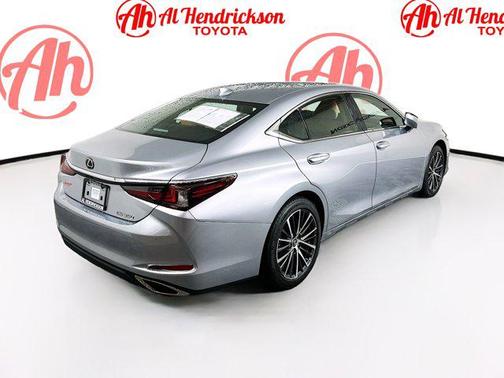 2022 Lexus ES 350 Base