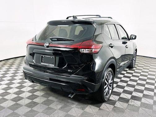 Super Black 2022 Nissan Kicks SV