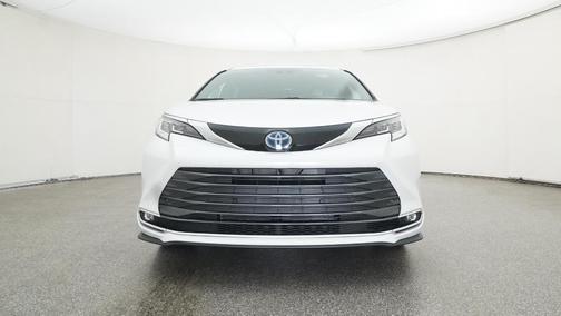 2025 Toyota Sienna Limited 7-Passenger