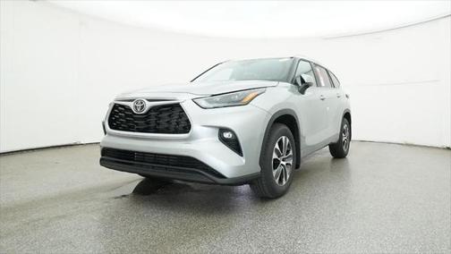2025 Toyota Highlander XLE