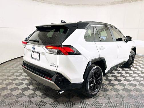 2023 Toyota RAV4 Hybrid SE
