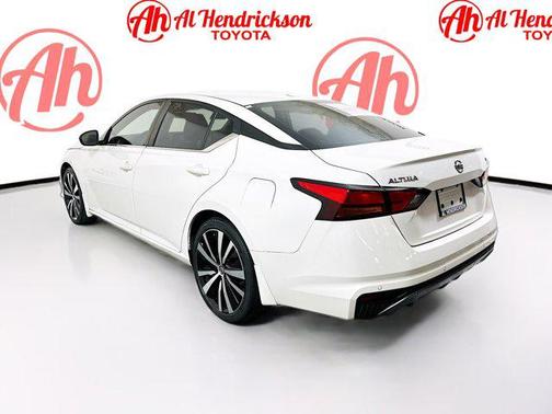 2022 Nissan Altima SR FWD