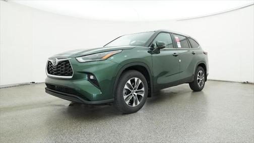 2025 Toyota Highlander XLE